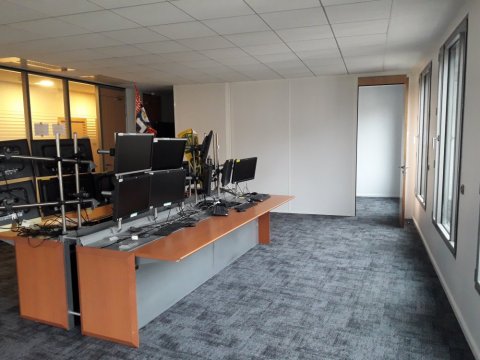 RENOVATION INTERIEURE D'UNE SALLE DANS UN ETABLISSEMENT BANCAIRE