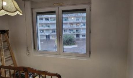 FACE DE MUR CHAMBRE VILLEURBANNE EN DEBUT DE TRAVAUX ISOLATION RGE