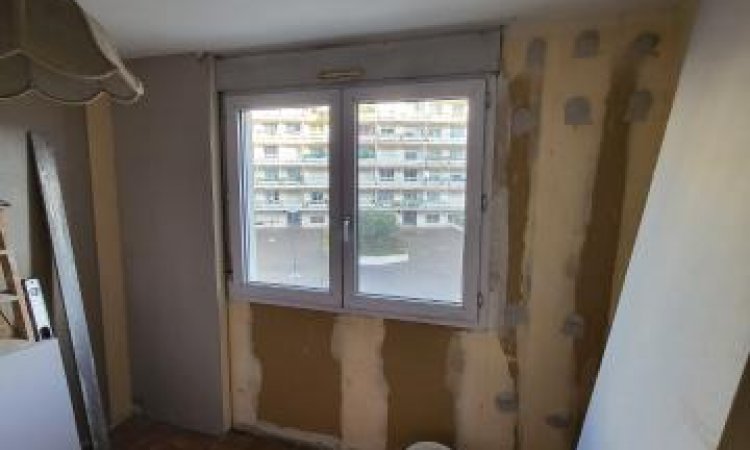 FACE DE MUR CHAMBRE VILLEURBANNE ETAPE 3 PREPARATION SUPPORT