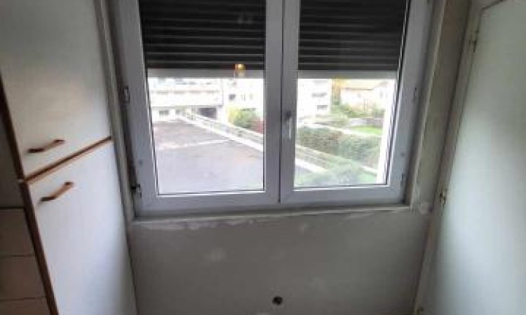 FACE DE MUR CUISINE VILLEURBANNE ETAPE 1 - ISOLATION + PLACO